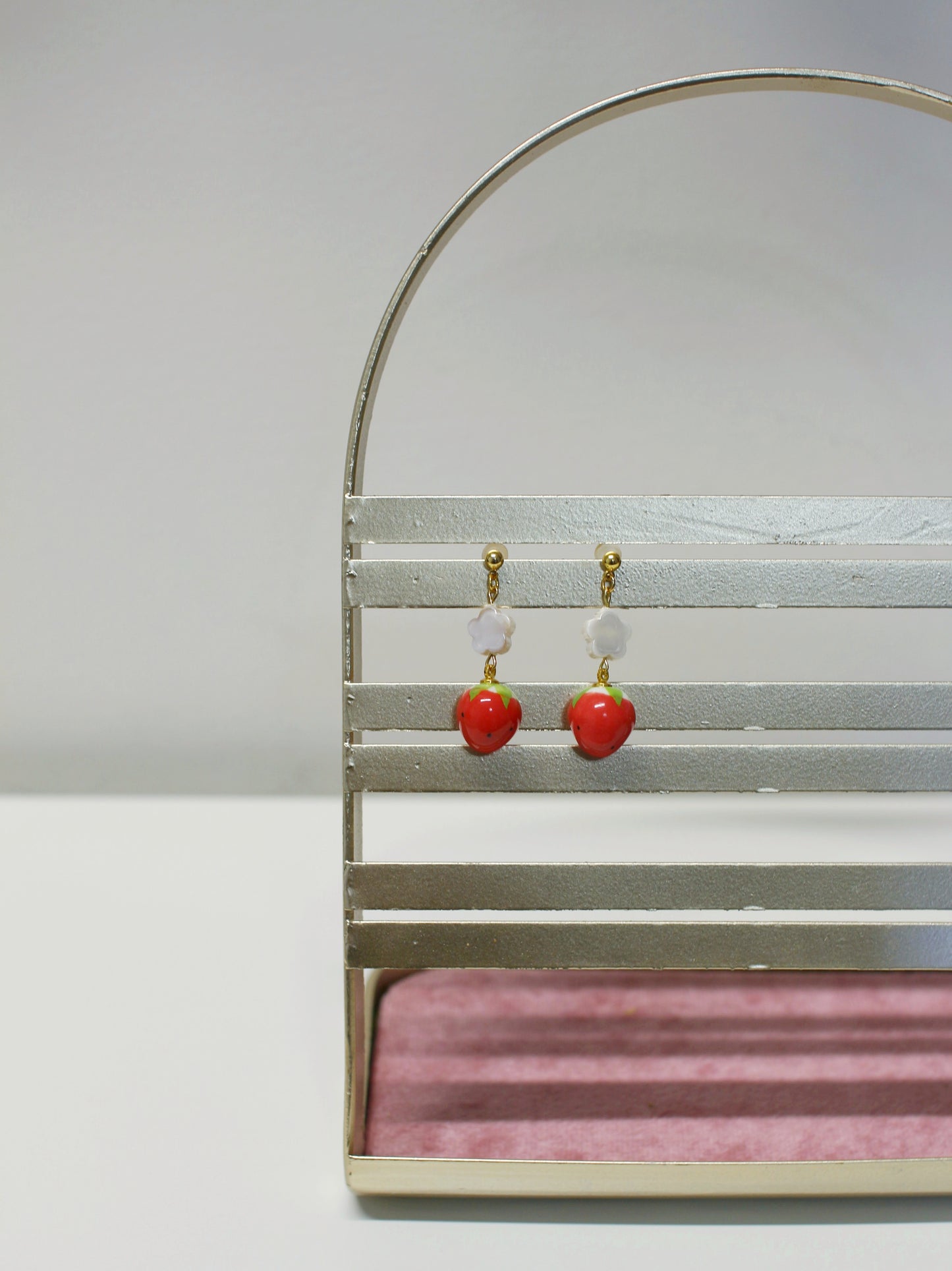 Fresas Por Favor - Porcelain Strawberry Earrings